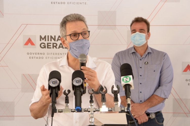 Romeu Zema entrega respiradores para tratamento da covid-19 em João Pinheiro MG