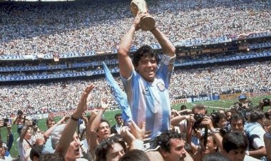 Morre o mito Diego Maradona